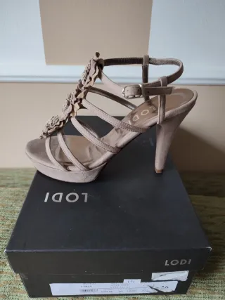 Zapatos Lodi Beige Talla 36 Flores