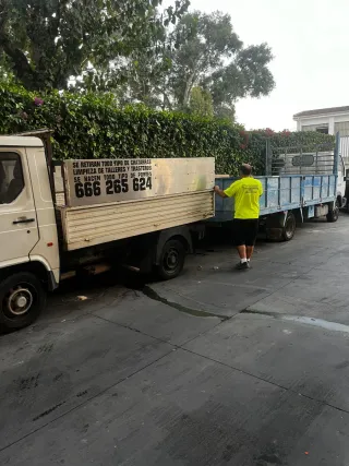 Servicio de retirada de todo tipo de chatarra y li