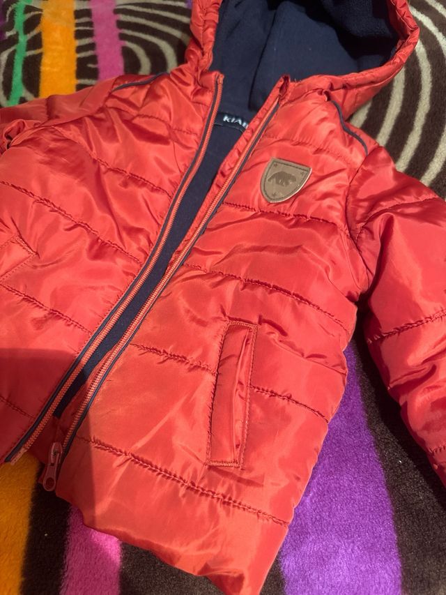 Cazadora bebé roja con capucha