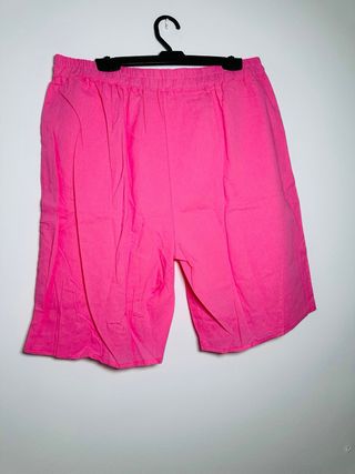 Pantalón corto de lino rosa