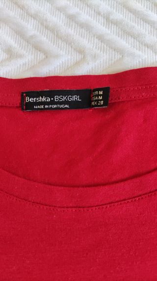 Camiseta roja cutout mangas M