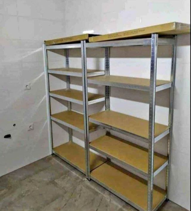 Estantería metálica