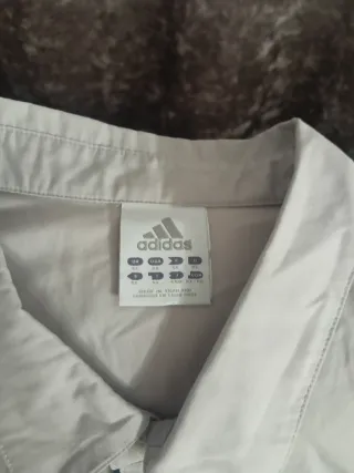 Camisa Adidas manga corta beige y azul