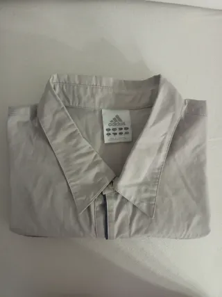 Camisa Adidas manga corta beige y azul