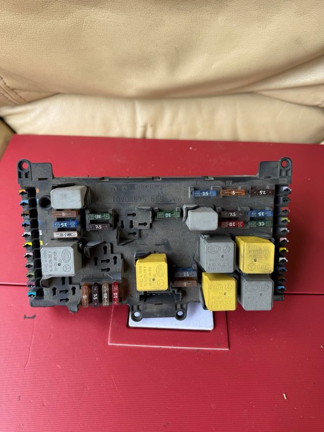 Caja fusibles Mercedes Vito W639