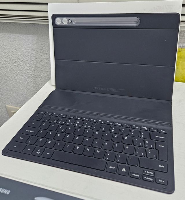 Samsung Galaxy Tab S10+ Wifi + Book Cover