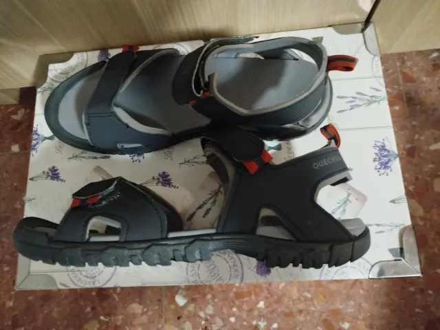 Sandalias Trekking Hombre Quechua Negra/Gris