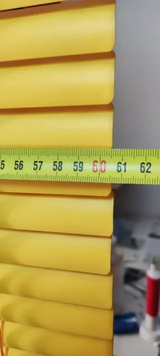 Persiana veneziana PVC resistente gialla 60x160