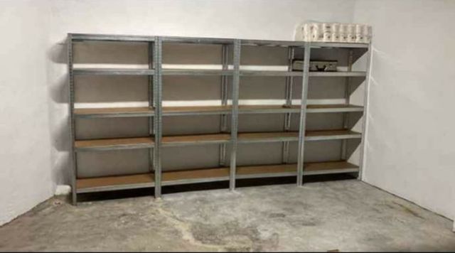 Estantería metálica