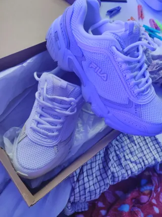 Zapatillas Fila Deportivas Blancas y Beige