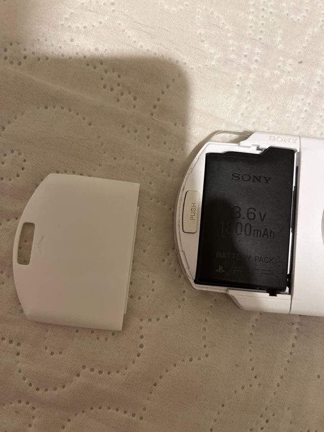 Sony PSP 1004 Branca com jogos e carregador