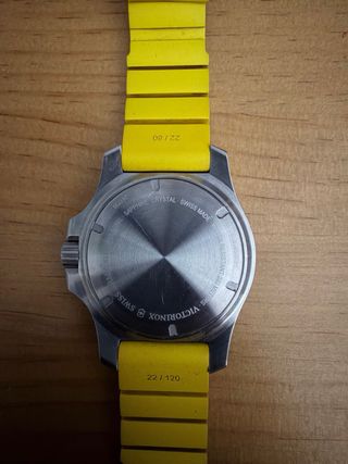 Reloj Victorinox Profesional Diver Plata/Amarillo
