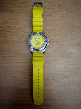 Reloj Victorinox Profesional Diver Plata/Amarillo