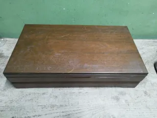 Caja cubertería madera antigua