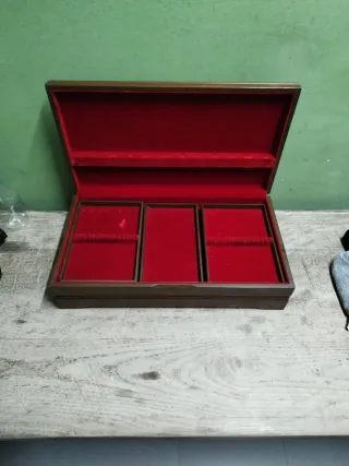 Caja cubertería madera antigua