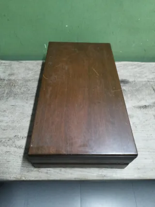 Caja cubertería madera antigua