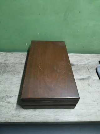 Caja cubertería madera antigua