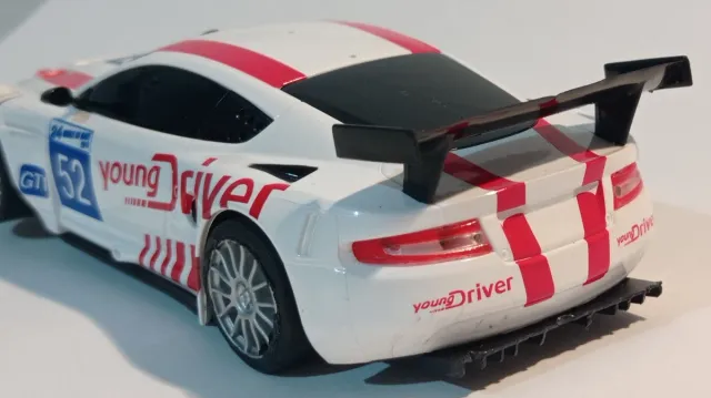 Coche Scalextric Aston Martin
