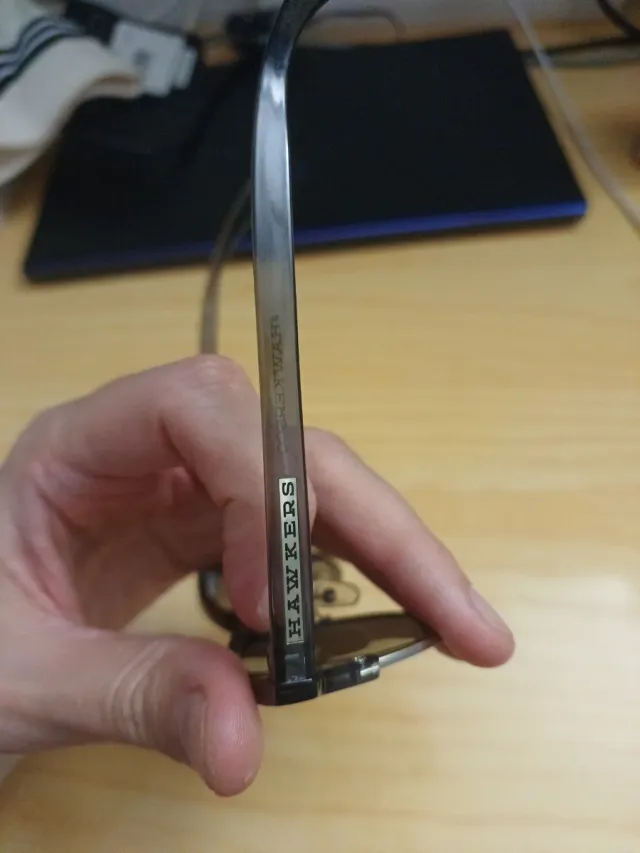 Gafas de sol Hawkers grises con lentes moradas