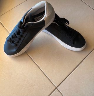 Zapatos Zara negros y blancos