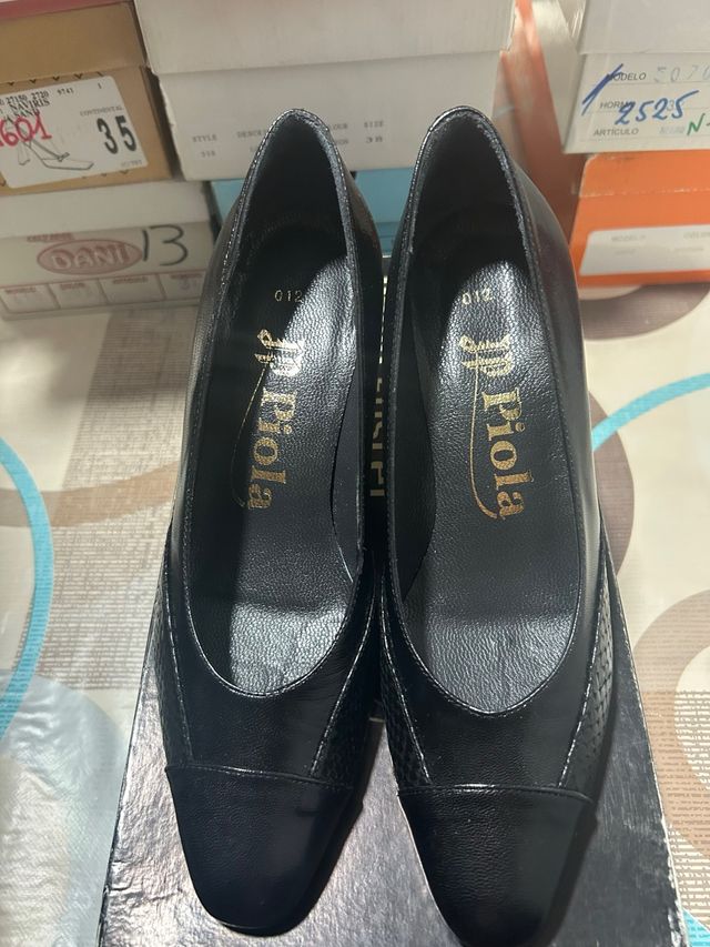 Zapatos de salón Piola piel negros sin estrenar