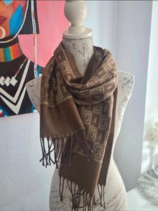 Bufanda Valiuna Marrón Diseño Cuadrado
