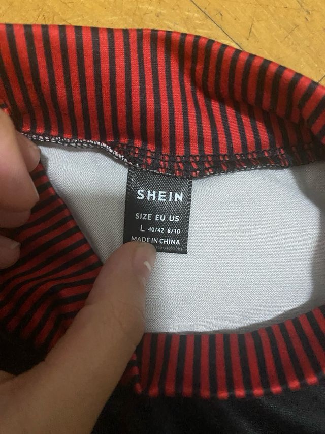 Body deportivo glamour negro y rojo. Talla L