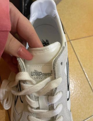 Scarpe da ginnastica U-Power bianche e grigie