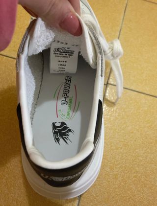 Scarpe da ginnastica U-Power bianche e grigie