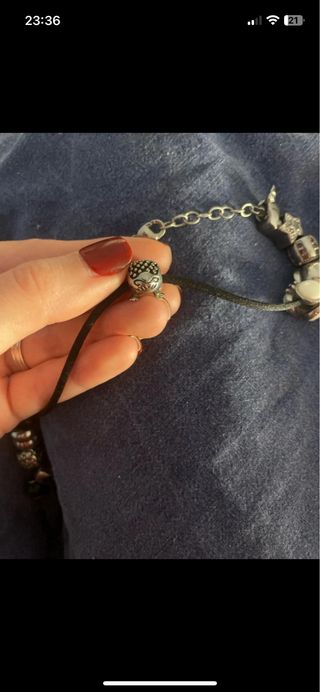 Collana con charm su spago