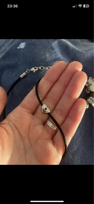 Collana con charm su spago