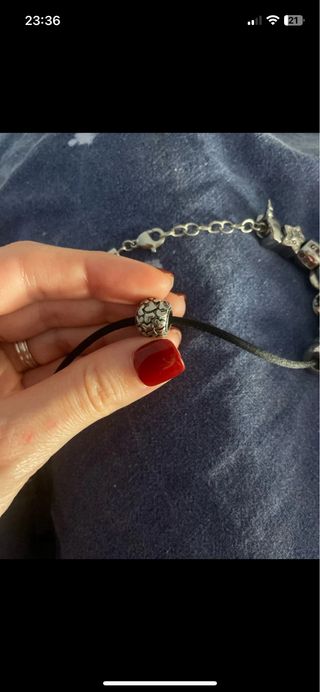 Collana con charm su spago