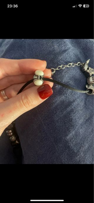 Collana con charm su spago