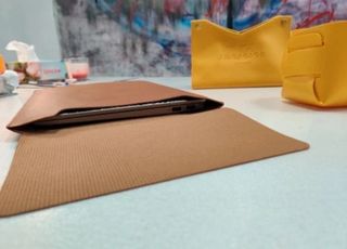 Maleta-funda cuero para el portátil