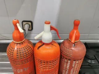 Botellas de sifón naranjas vintage