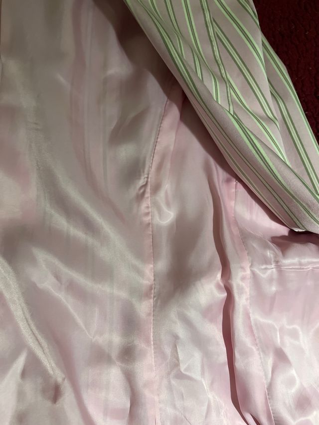 Chaqueta rosa con rayas marrones