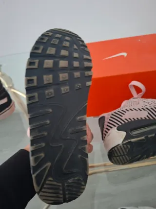 Deportivas Rosa y Negras