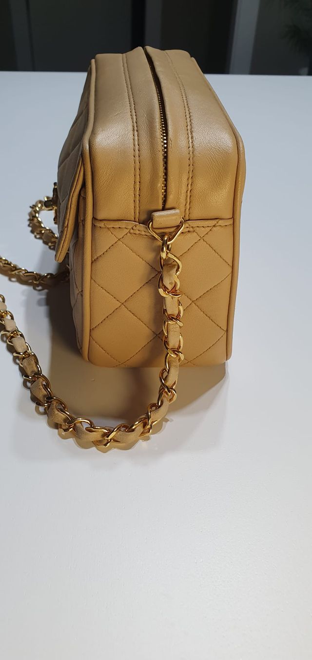 Bolso Chanel Piel Beige Cadena Dorada