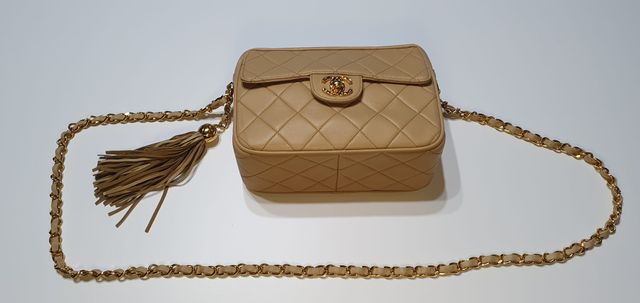 Bolso Chanel Piel Beige Cadena Dorada