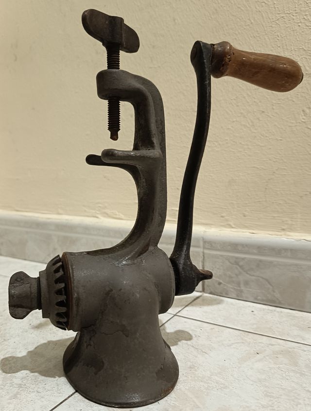 Máquina embutidos ELMA hierro fundido