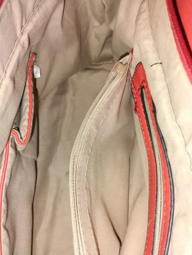 Bolso rojo acolchado