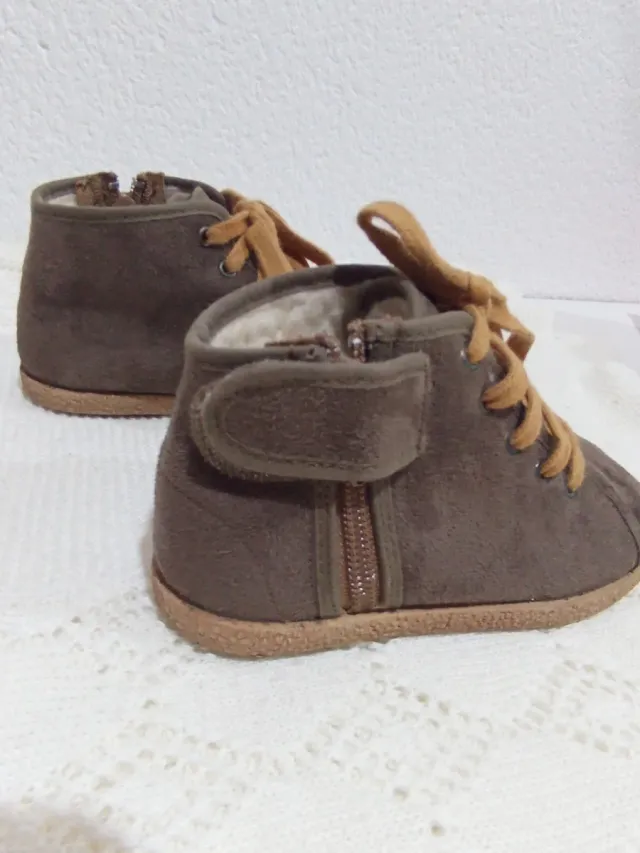 Botas niño marrón T.25