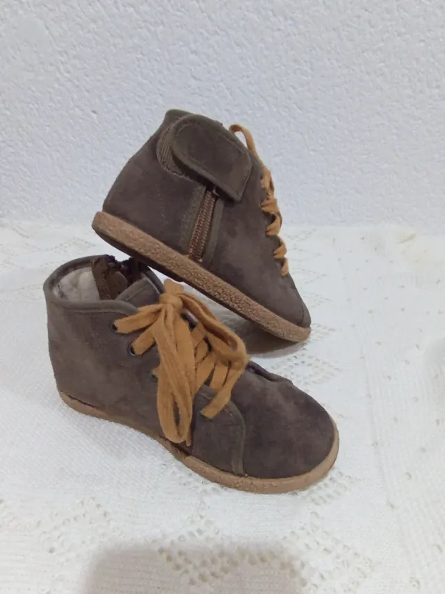 Botas niño marrón T.25