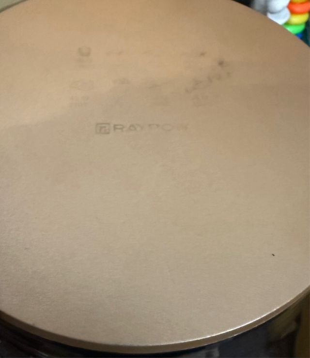 Freidora de aire negra y dorada