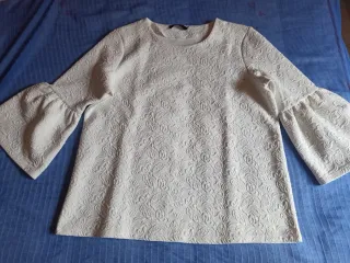 Camiseta Cortefiel blanca manga acampanada