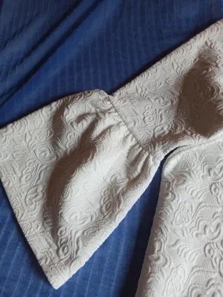 Camiseta Cortefiel blanca manga acampanada