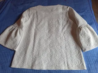 Camiseta Cortefiel blanca manga acampanada