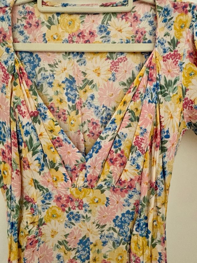 Vestido midi floral Stradivarius Talla S