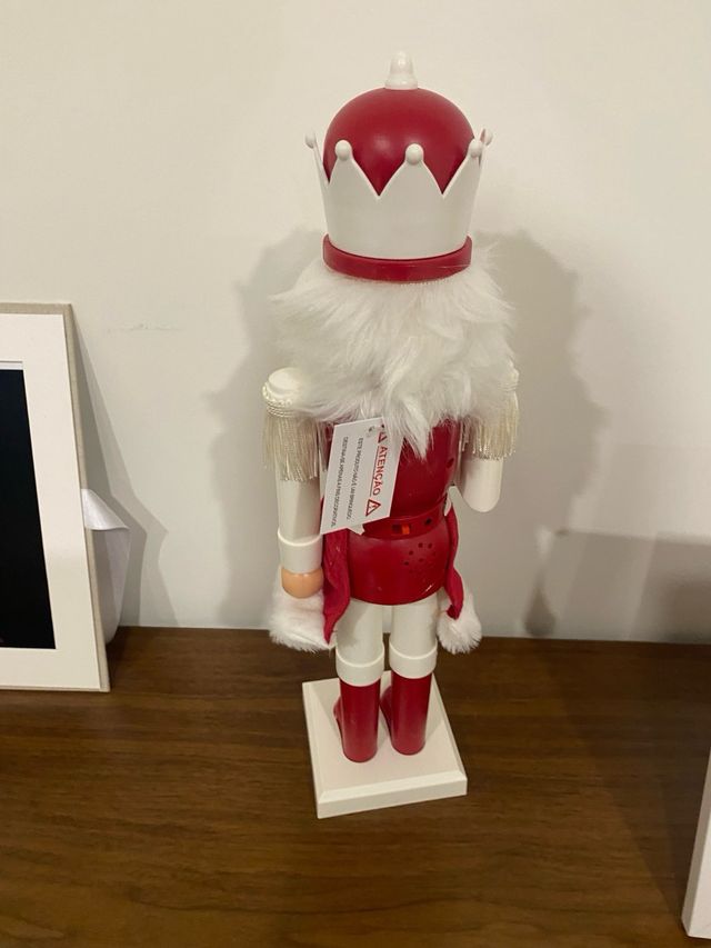 Quebra Nozes Musical Vermelho e Branco