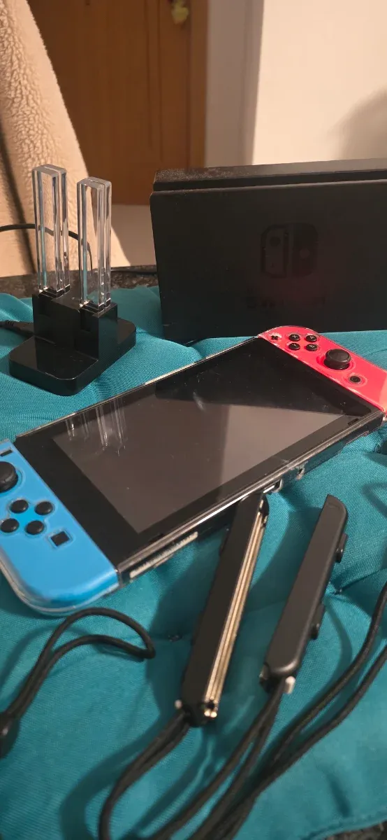 Nintendo Switch Azul e Vermelho